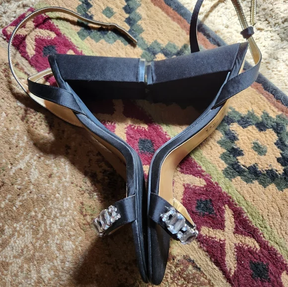 Heels - Picture 4 of 7